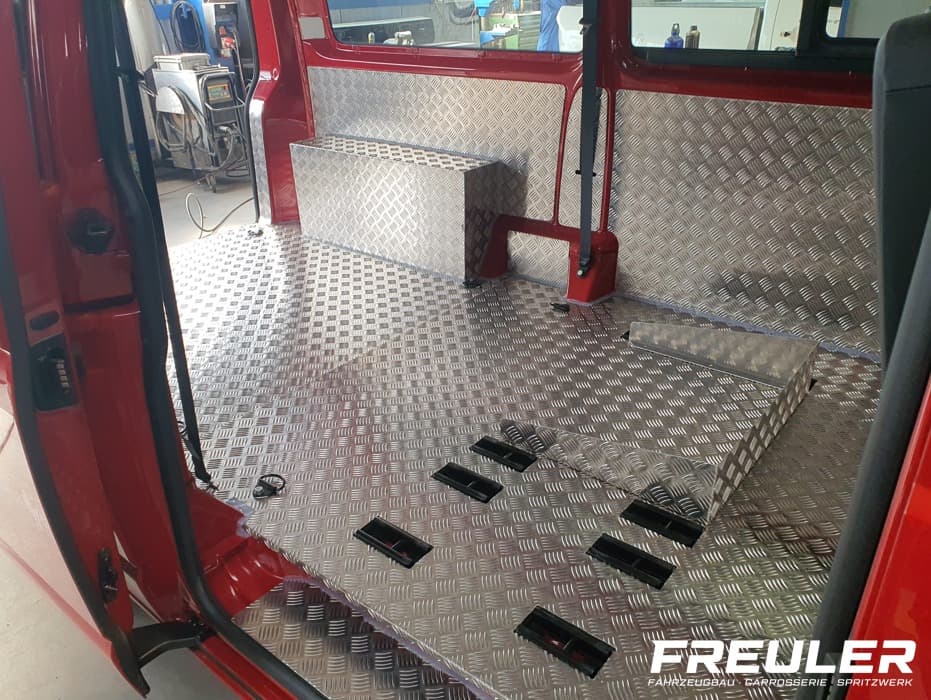 Fahrzeugbau – VW Bus - Innenausbau - Riffelblech, Werkzeugboxen